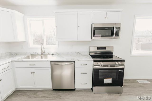 15720 Hallmark Lane, St Robert, MO 65584