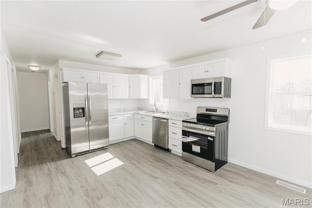 15720 Hallmark Lane, St Robert, MO 65584