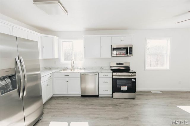 15720 Hallmark Lane, St Robert, MO 65584