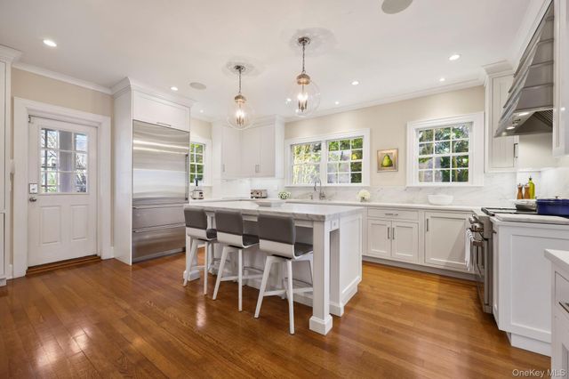 9 Sunnybrae Place, Bronxville, NY 10708
