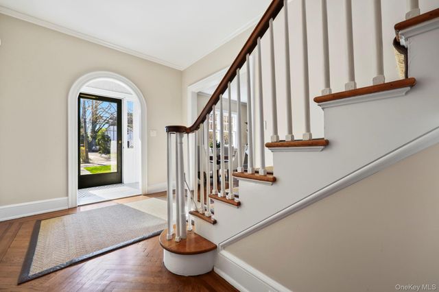 9 Sunnybrae Place, Bronxville, NY 10708