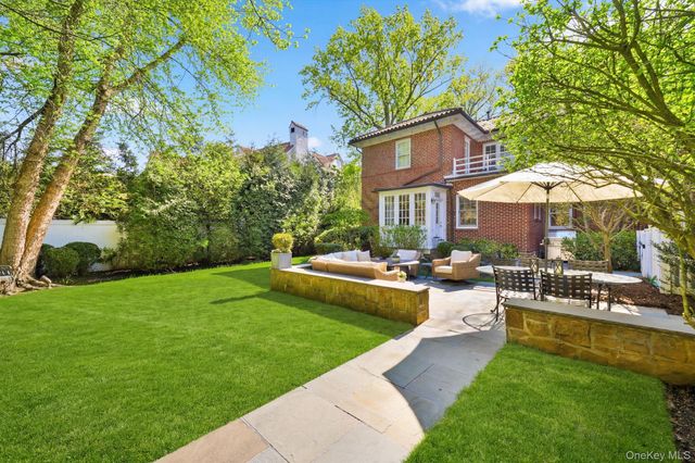 9 Sunnybrae Place, Bronxville, NY 10708