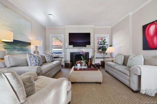9 Sunnybrae Place, Bronxville, NY 10708