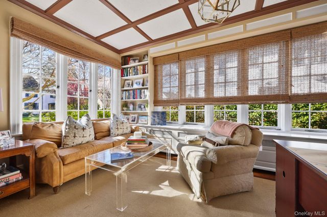 9 Sunnybrae Place, Bronxville, NY 10708