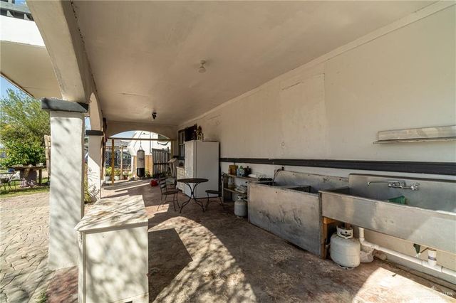 2222 Zeke Avenue, Edinburg, TX 78542