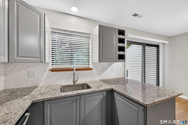 1 Horizon Drive 5, Norwalk, CT 06854
