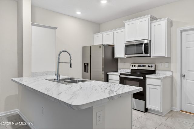 86848 MAINLINE Road, Yulee, FL 32097