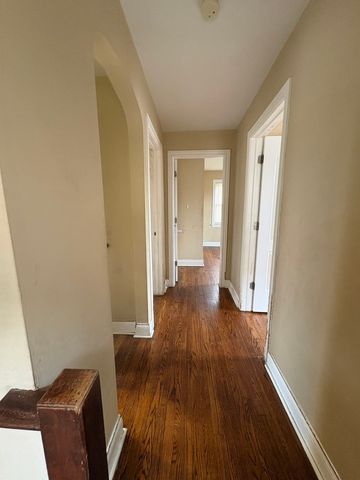 7801 S Winchester Avenue, Chicago, IL 60620