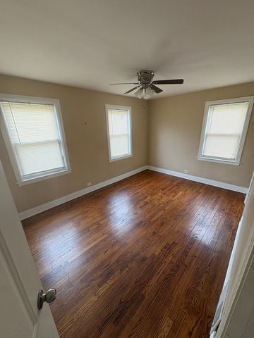 7801 S Winchester Avenue, Chicago, IL 60620