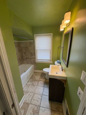 7801 S Winchester Avenue, Chicago, IL 60620