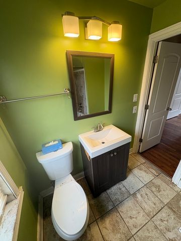 7801 S Winchester Avenue, Chicago, IL 60620