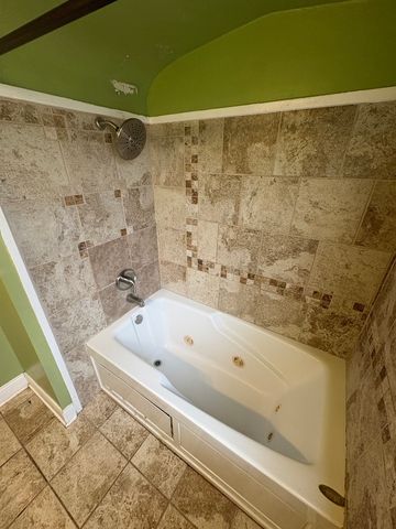 7801 S Winchester Avenue, Chicago, IL 60620