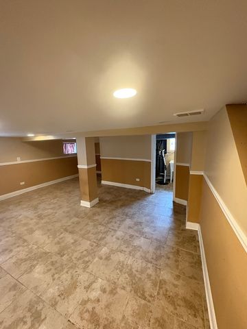 7801 S Winchester Avenue, Chicago, IL 60620