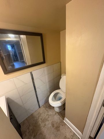 7801 S Winchester Avenue, Chicago, IL 60620