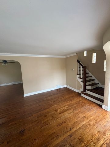 7801 S Winchester Avenue, Chicago, IL 60620