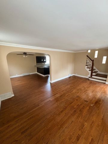 7801 S Winchester Avenue, Chicago, IL 60620