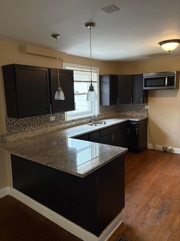 7801 S Winchester Avenue, Chicago, IL 60620