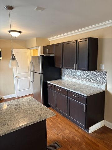 7801 S Winchester Avenue, Chicago, IL 60620