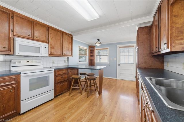 7950 Dull Road, Clemmons, NC 27012