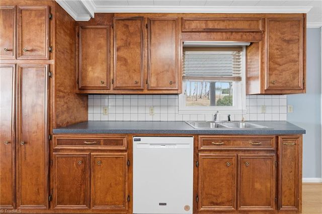 7950 Dull Road, Clemmons, NC 27012