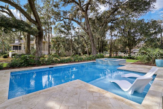 14 Ridgewood Ln, Hilton Head Island, SC 29928