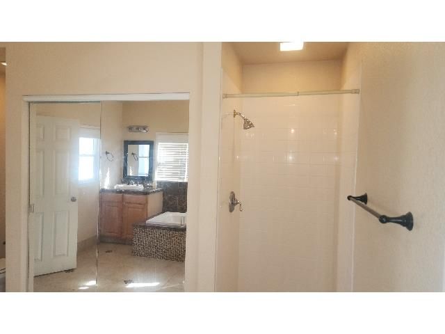 718 E Clinton Avenue, Fresno, CA 93704