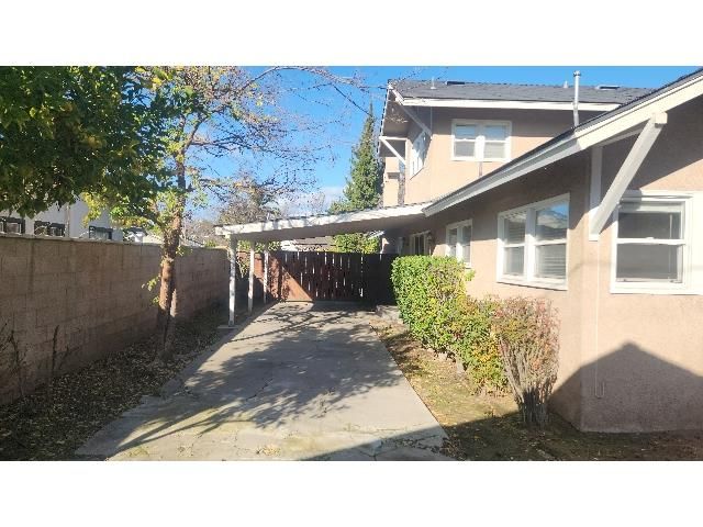 718 E Clinton Avenue, Fresno, CA 93704