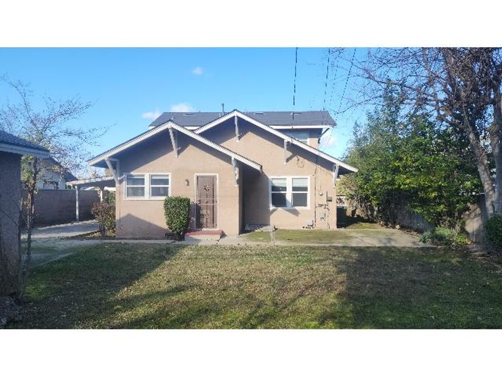 Image 19 of property listing at 718 E Clinton Avenue, Fresno, CA 93704