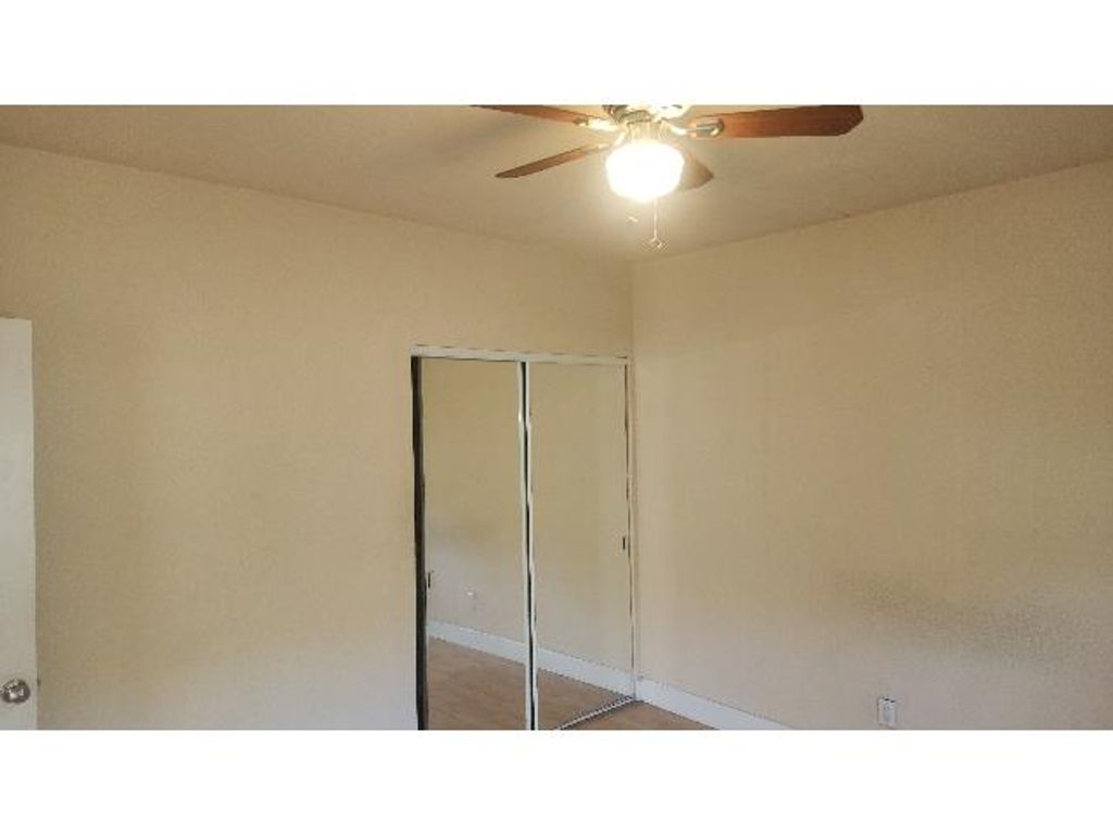 Image 9 of property listing at 718 E Clinton Avenue, Fresno, CA 93704