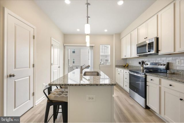 51 SHORT BRANCH DR, Ranson, WV 25438