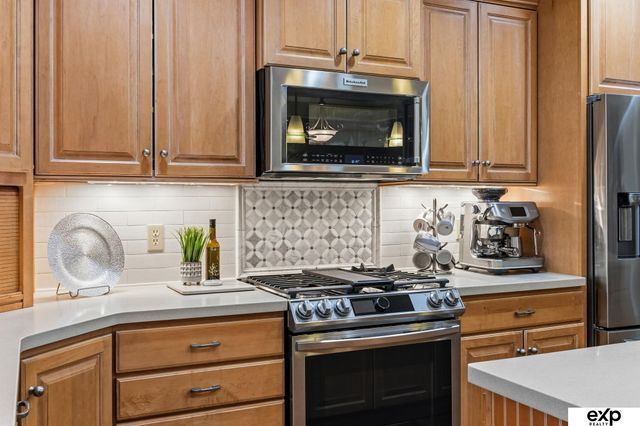 204 Hillcrest Avenue, Bellevue, NE 68005