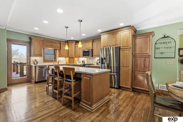 204 Hillcrest Avenue, Bellevue, NE 68005