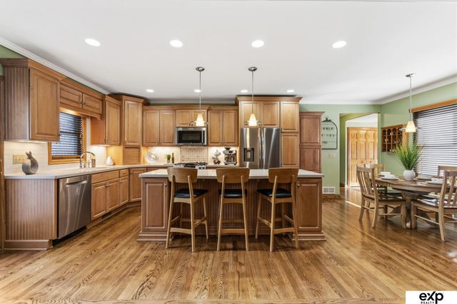 204 Hillcrest Avenue, Bellevue, NE 68005