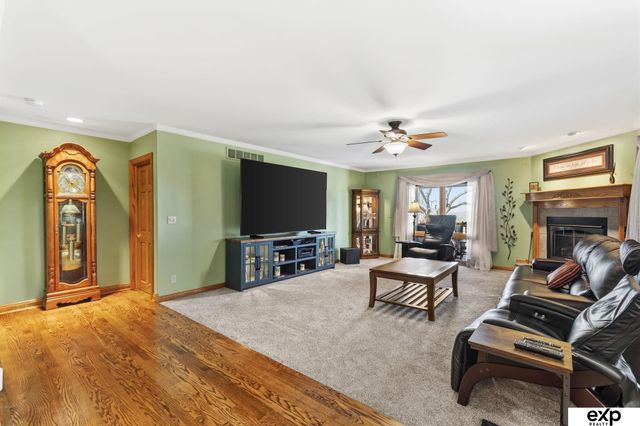204 Hillcrest Avenue, Bellevue, NE 68005