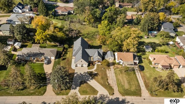 204 Hillcrest Avenue, Bellevue, NE 68005