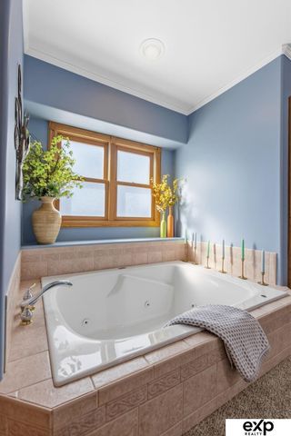 204 Hillcrest Avenue, Bellevue, NE 68005