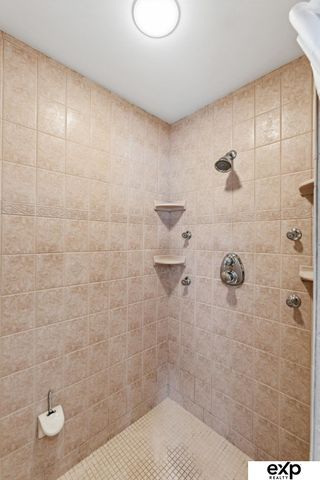 204 Hillcrest Avenue, Bellevue, NE 68005