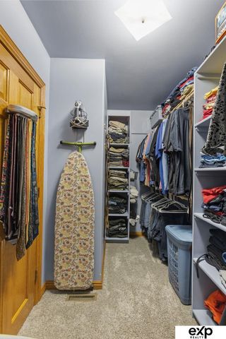 204 Hillcrest Avenue, Bellevue, NE 68005