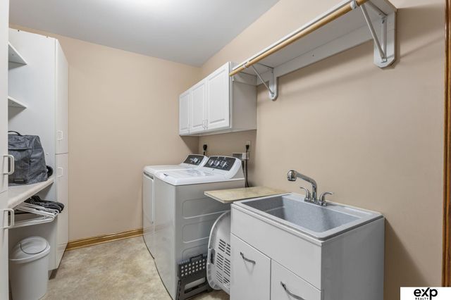 204 Hillcrest Avenue, Bellevue, NE 68005