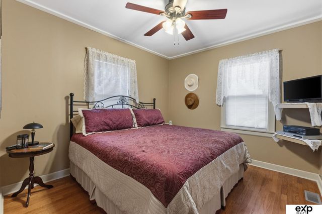 204 Hillcrest Avenue, Bellevue, NE 68005