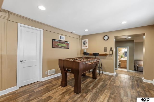 204 Hillcrest Avenue, Bellevue, NE 68005