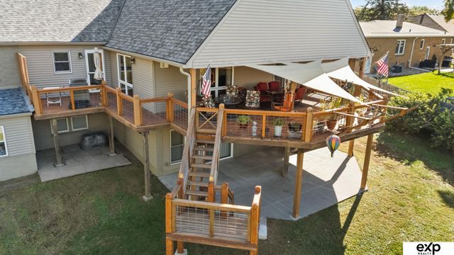 204 Hillcrest Avenue, Bellevue, NE 68005