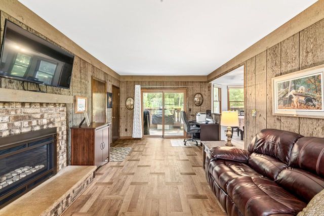S74W26260 Green Mountain DRIVE, Waukesha, WI 53189