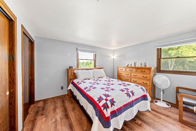 S74W26260 Green Mountain DRIVE, Waukesha, WI 53189