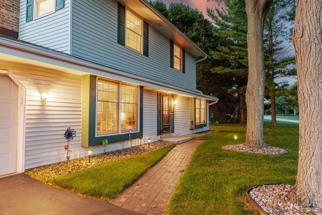 S74W26260 Green Mountain DRIVE, Waukesha, WI 53189