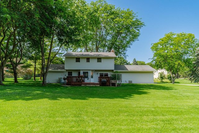 S74W26260 Green Mountain DRIVE, Waukesha, WI 53189