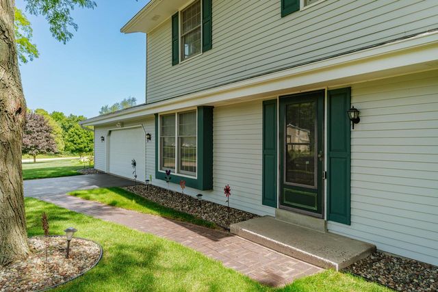 S74W26260 Green Mountain DRIVE, Waukesha, WI 53189