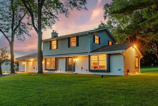 S74W26260 Green Mountain DRIVE, Waukesha, WI 53189