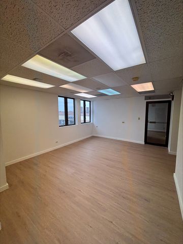 1999 75th Street 204, Woodridge, IL 60517