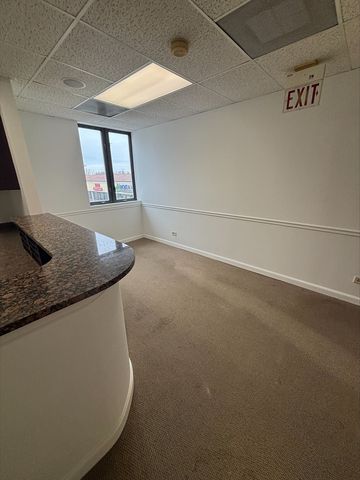 1999 75th Street 204, Woodridge, IL 60517